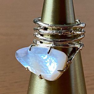 Rare, discontinued Kendra Scott Cora ring, gold, white mother of pearl. Size 8.